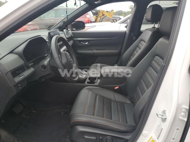 Photo 2 of 2025 HONDA CR-V SPORT-L (VIN 5J6RS6H82SL028571)
