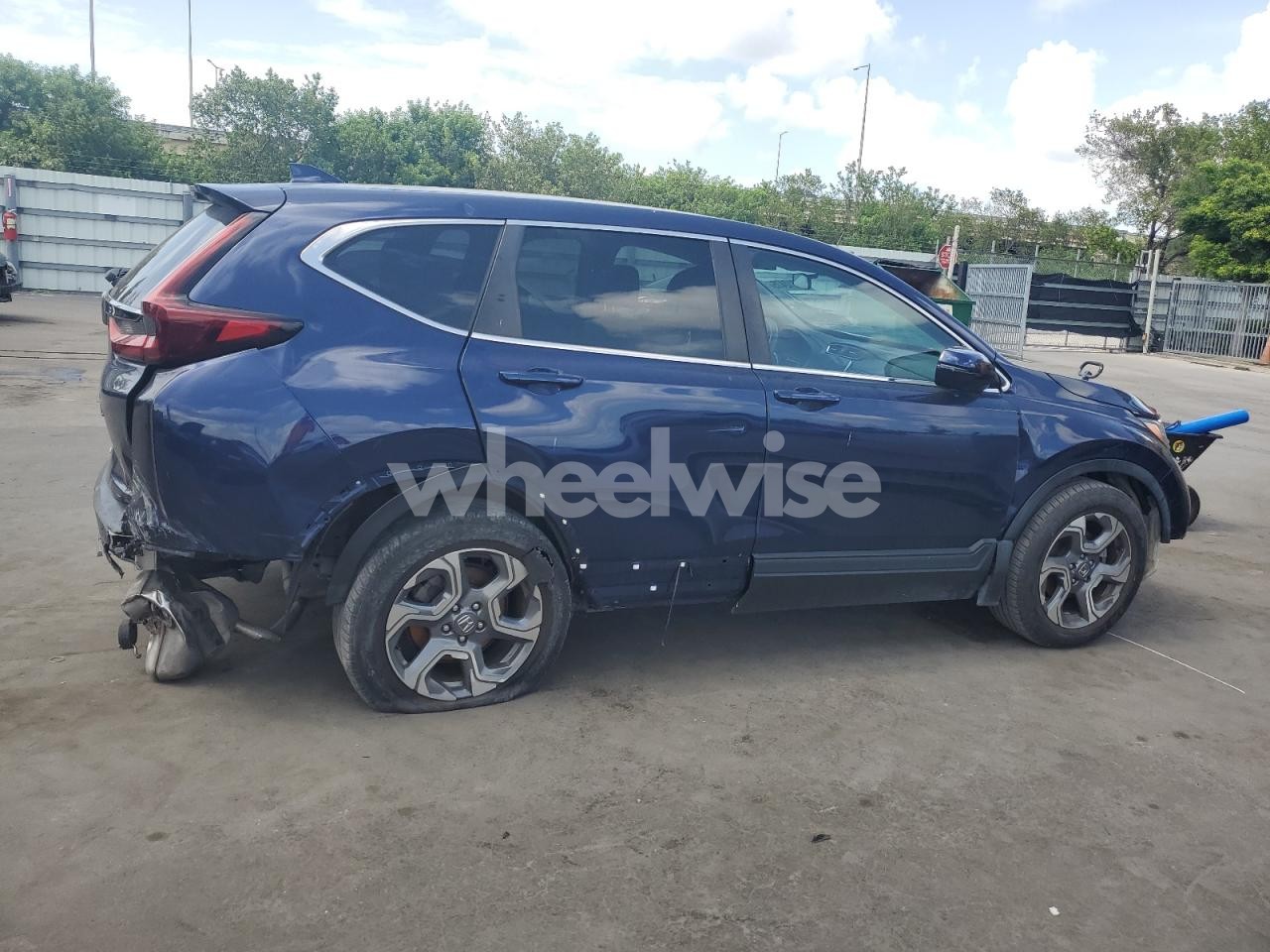 Photo 3 of 2022 HONDA CR-V EX (VIN 5J6RW1H56NA006683)