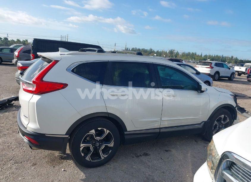 Photo 14 of 2018 Honda Cr-v TOURING (VIN 5J6RW1H92JL010764)