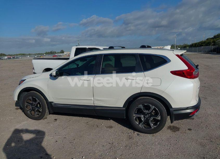 Photo 15 of 2018 Honda Cr-v TOURING (VIN 5J6RW1H92JL010764)