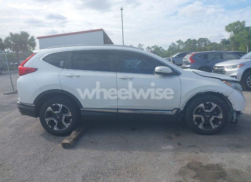 Photo 13 of 2018 Honda Cr-v TOURING (VIN 5J6RW1H99JL005979)