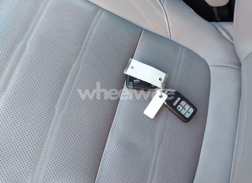 Photo 11 of 2017 Honda Cr-v TOURING (VIN 5J6RW2H94HL014251)