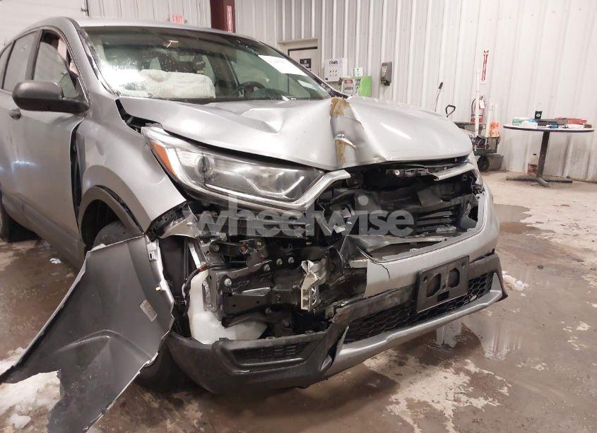 Photo 6 of 2017 Honda Cr-v LX (VIN 5J6RW6H36HL007370)
