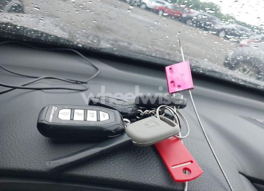 Photo 11 of 2018 Honda Cr-v LX (VIN 5J6RW6H3XJL003019)