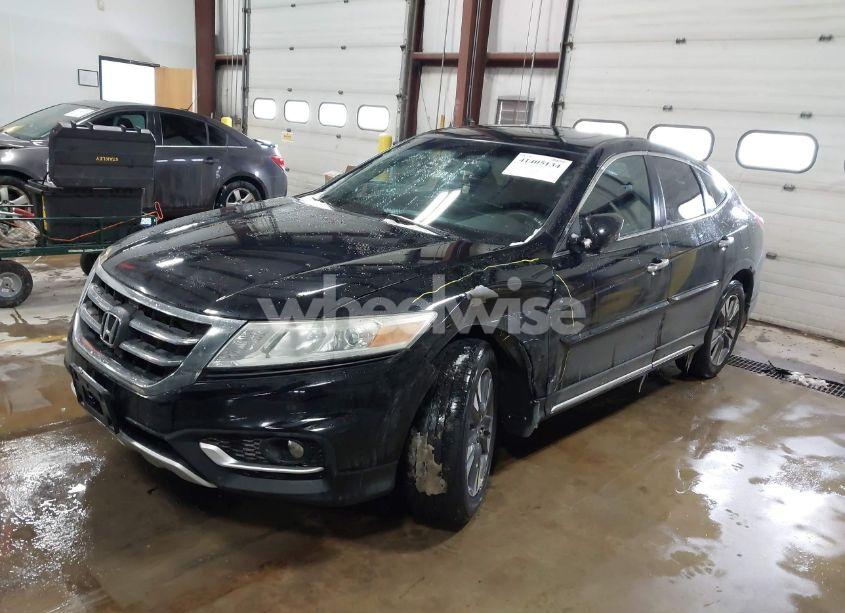 Photo 2 of 2013 Honda Crosstour EX V6 (VIN 5J6TF1H31DL001236)