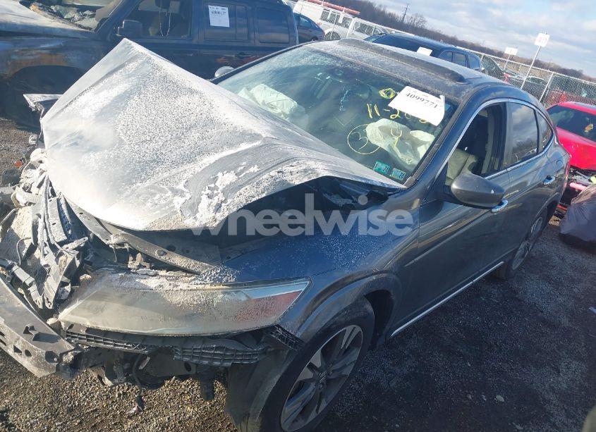 Photo 2 of 2013 Honda Crosstour EX-L V6 (VIN 5J6TF1H53DL002566)