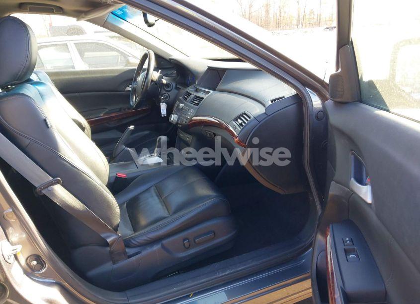 Photo 5 of 2011 Honda Accord CROSSTOUR EX-L (VIN 5J6TF1H5XBL000844)