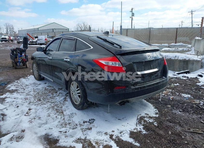 Photo 3 of 2013 Honda Crosstour EX-L (VIN 5J6TF3H54DL004337)