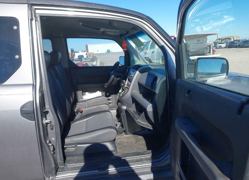 Photo 5 of 2005 Honda Element EX (VIN 5J6YH18645L008077)