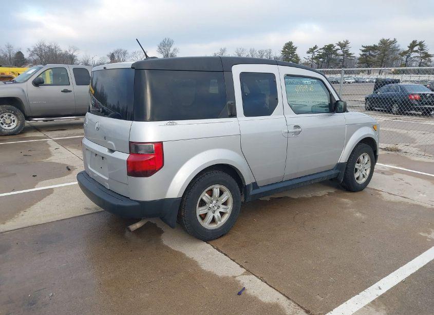 Photo 4 of 2006 Honda Element EX-P (VIN 5J6YH187X6L013925)