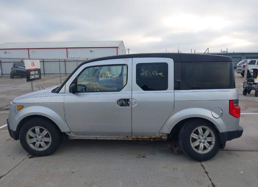 Photo 6 of 2006 Honda Element EX-P (VIN 5J6YH187X6L013925)