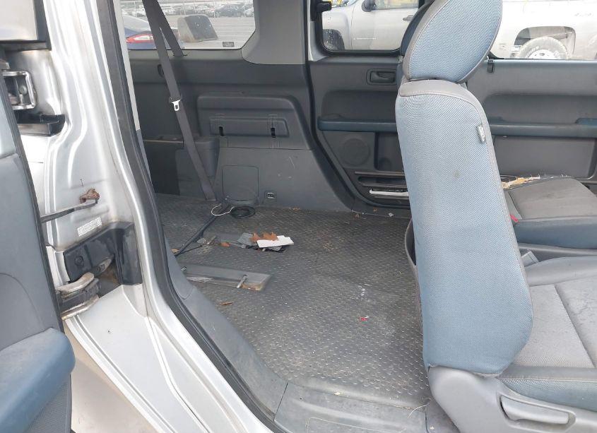 Photo 8 of 2006 Honda Element EX-P (VIN 5J6YH187X6L013925)