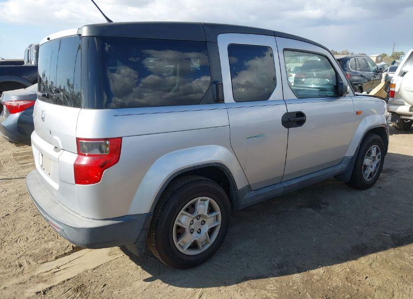 Photo 4 of 2010 Honda Element LX (VIN 5J6YH1H30AL002082)