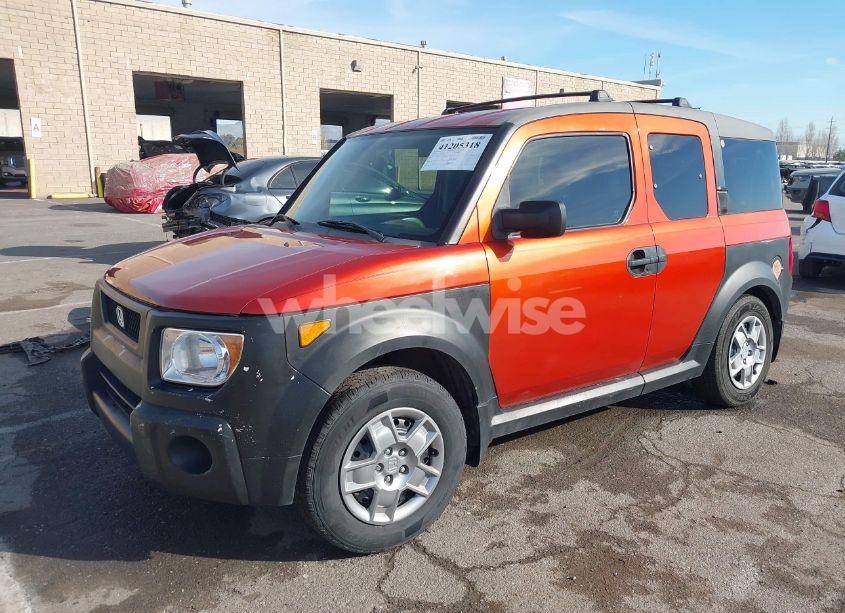 Photo 2 of 2005 Honda Element LX (VIN 5J6YH28305L017158)
