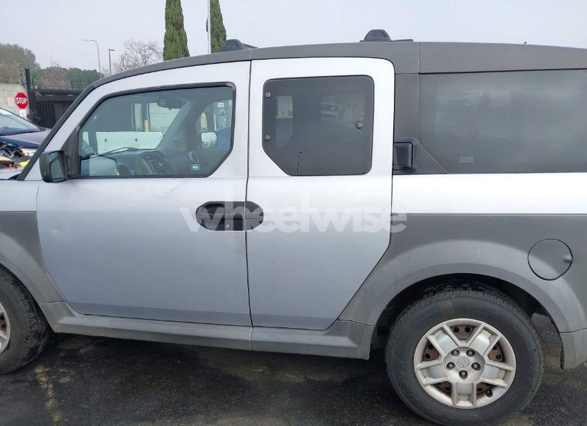 Photo 14 of 2005 Honda Element LX (VIN 5J6YH28365L000591)