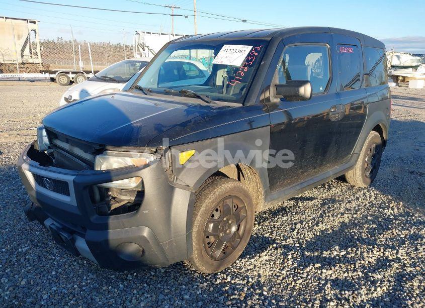 Photo 2 of 2006 Honda Element LX (VIN 5J6YH283X6L019579)
