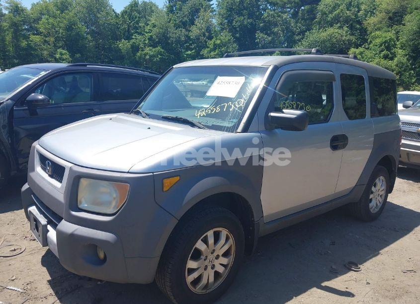 Photo 2 of 2003 Honda Element EX (VIN 5J6YH285X3L015478)