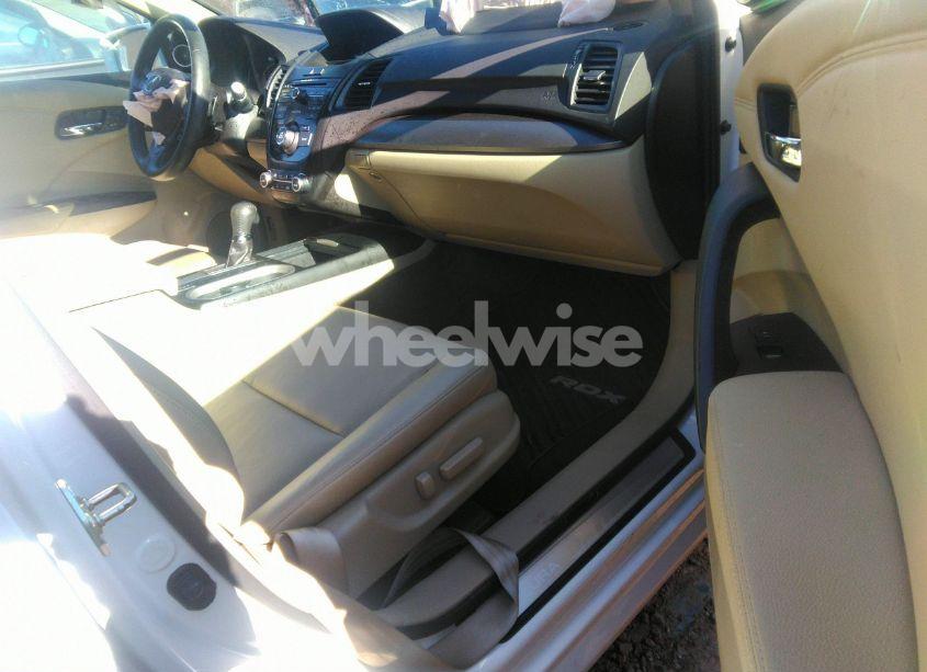 Photo 5 of 2017 Acura Rdx BASE (A6)/W/ACURAWATCH PLUS PACKAGE (VIN 5J8TB3H33HL004112)