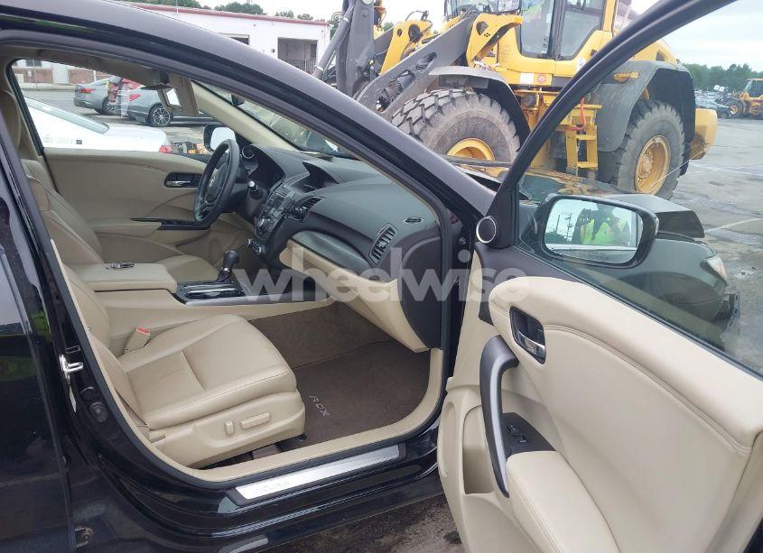 Photo 5 of 2014 Acura Rdx (VIN 5J8TB3H37EL015660)