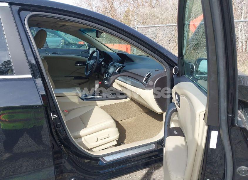 Photo 5 of 2017 Acura Rdx (VIN 5J8TB3H51HL014431)