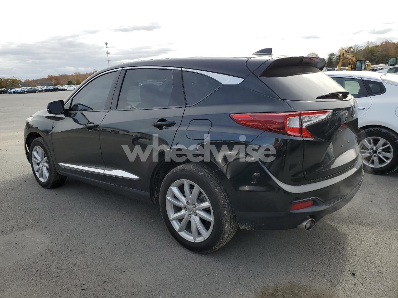Photo 2 of 2019 ACURA RDX (VIN 5J8TC1H31KL024304)