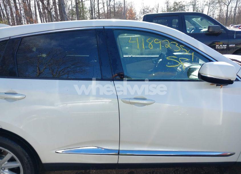 Photo 13 of 2019 Acura Rdx STANDARD (VIN 5J8TC2H3XKL038353)