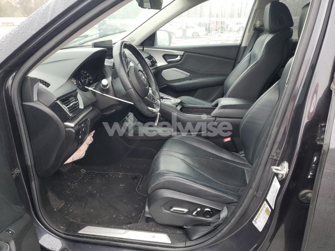 Photo 7 of 2020 ACURA RDX TECHNOLOGY (VIN 5J8TC2H50LL023881)