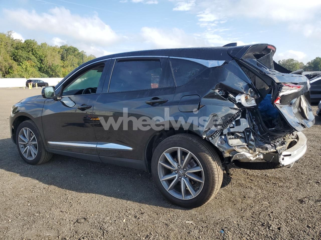Photo 2 of 2024 ACURA RDX TECHNOLOGY (VIN 5J8TC2H58RL039822)