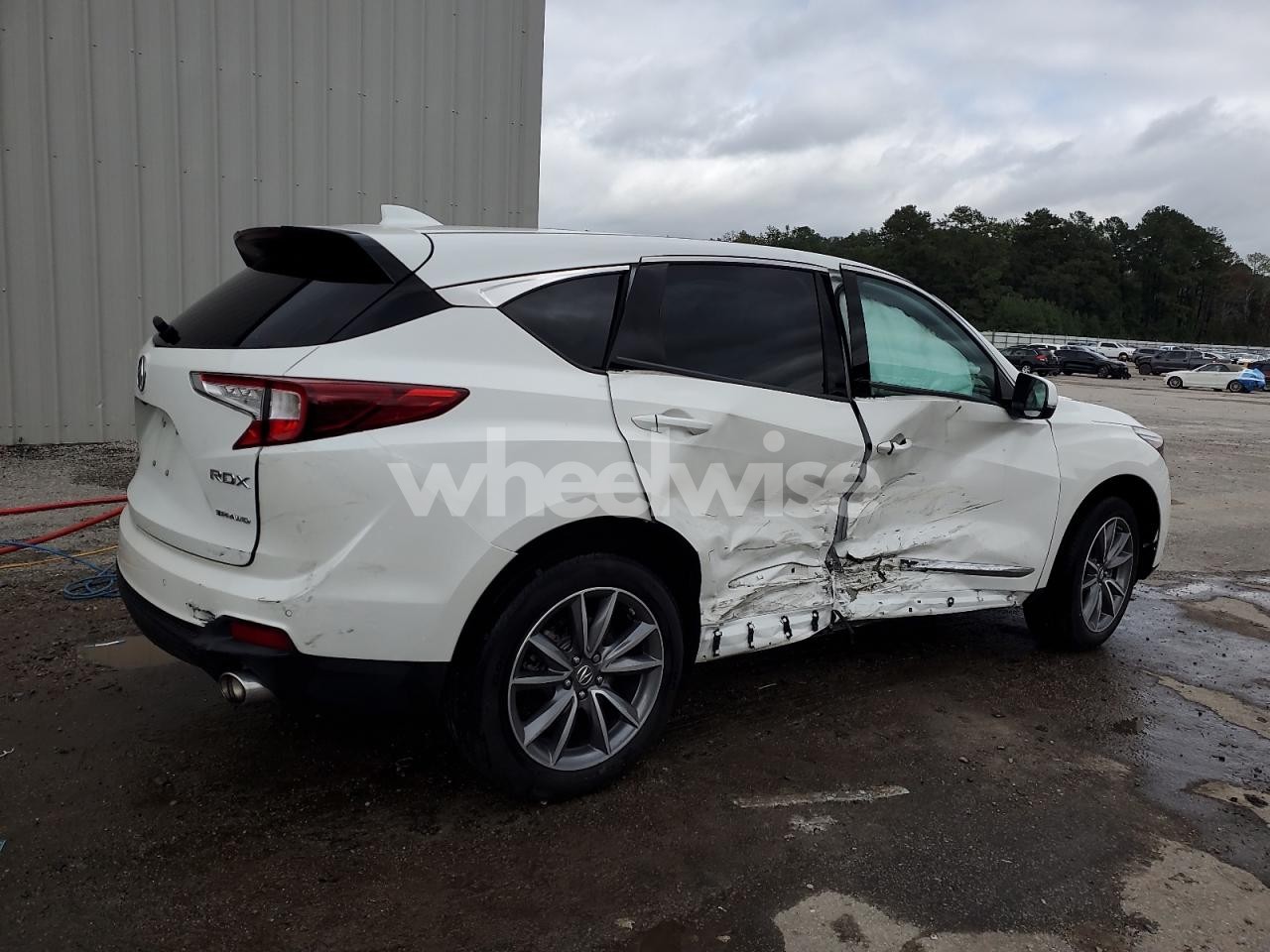 Photo 3 of 2020 ACURA RDX TECHNOLOGY (VIN 5J8TC2H59LL029758)