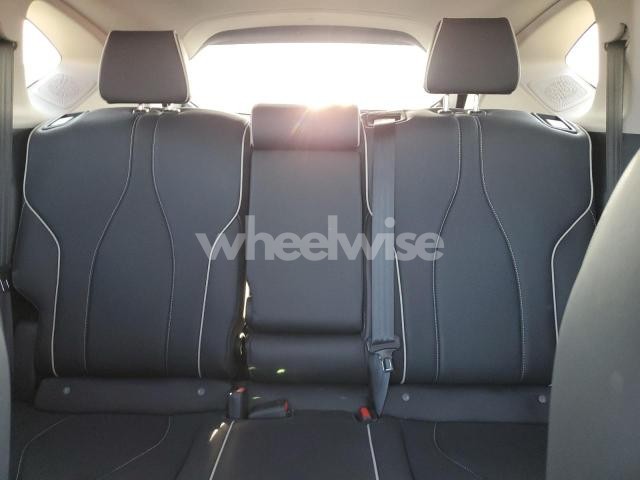 Photo 2 of 2021 ACURA RDX ADVANCE N/A (VIN 5J8TC2H72ML032083)