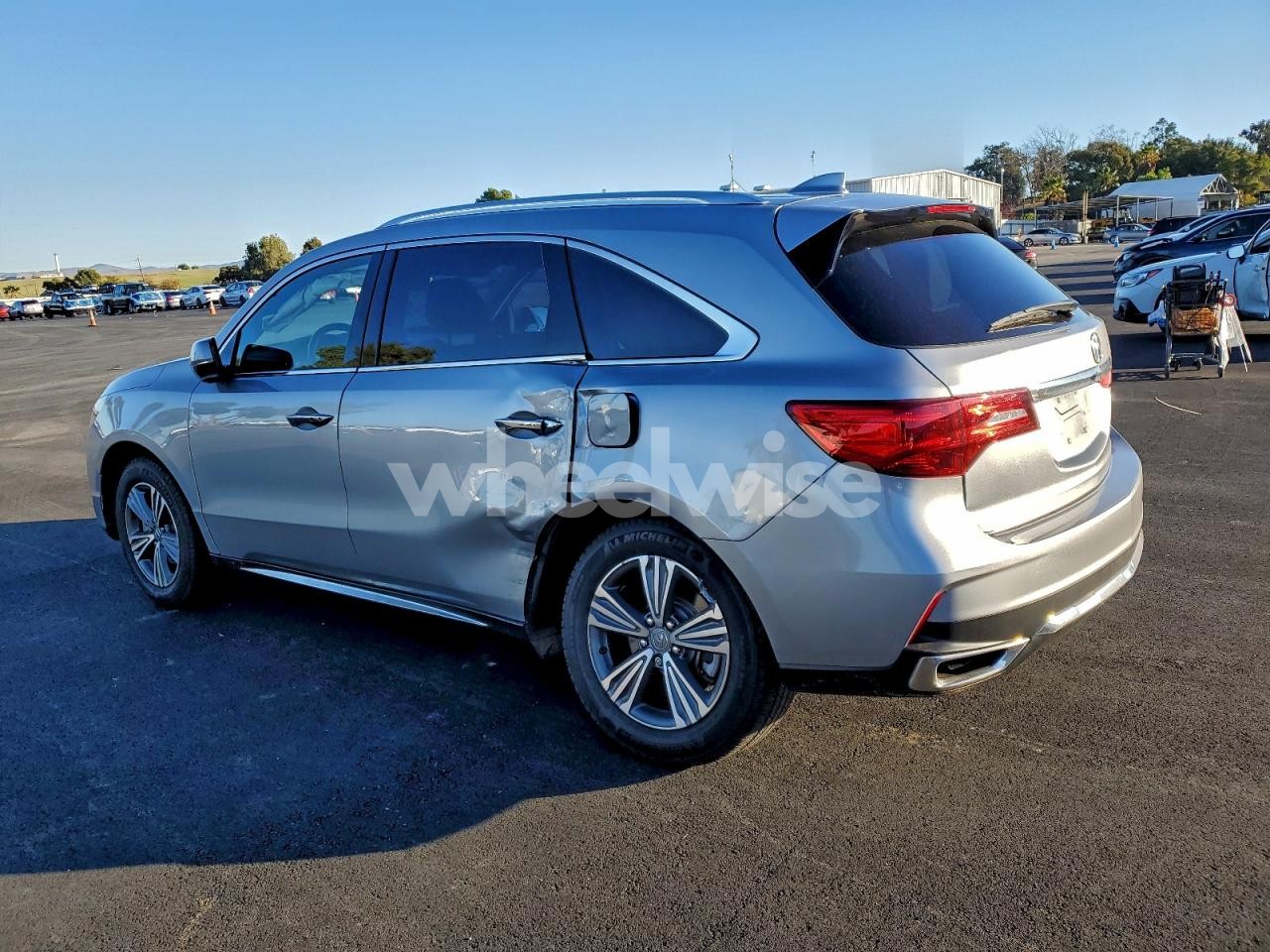 Photo 2 of 2019 ACURA MDX (VIN 5J8YD4H37KL034579)