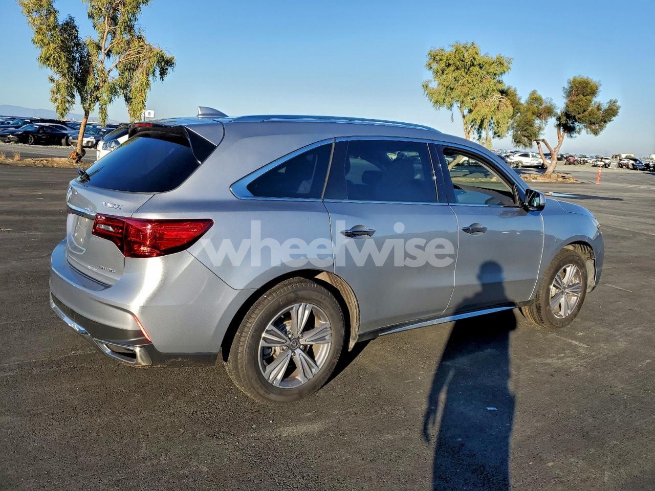 Photo 3 of 2019 ACURA MDX (VIN 5J8YD4H37KL034579)