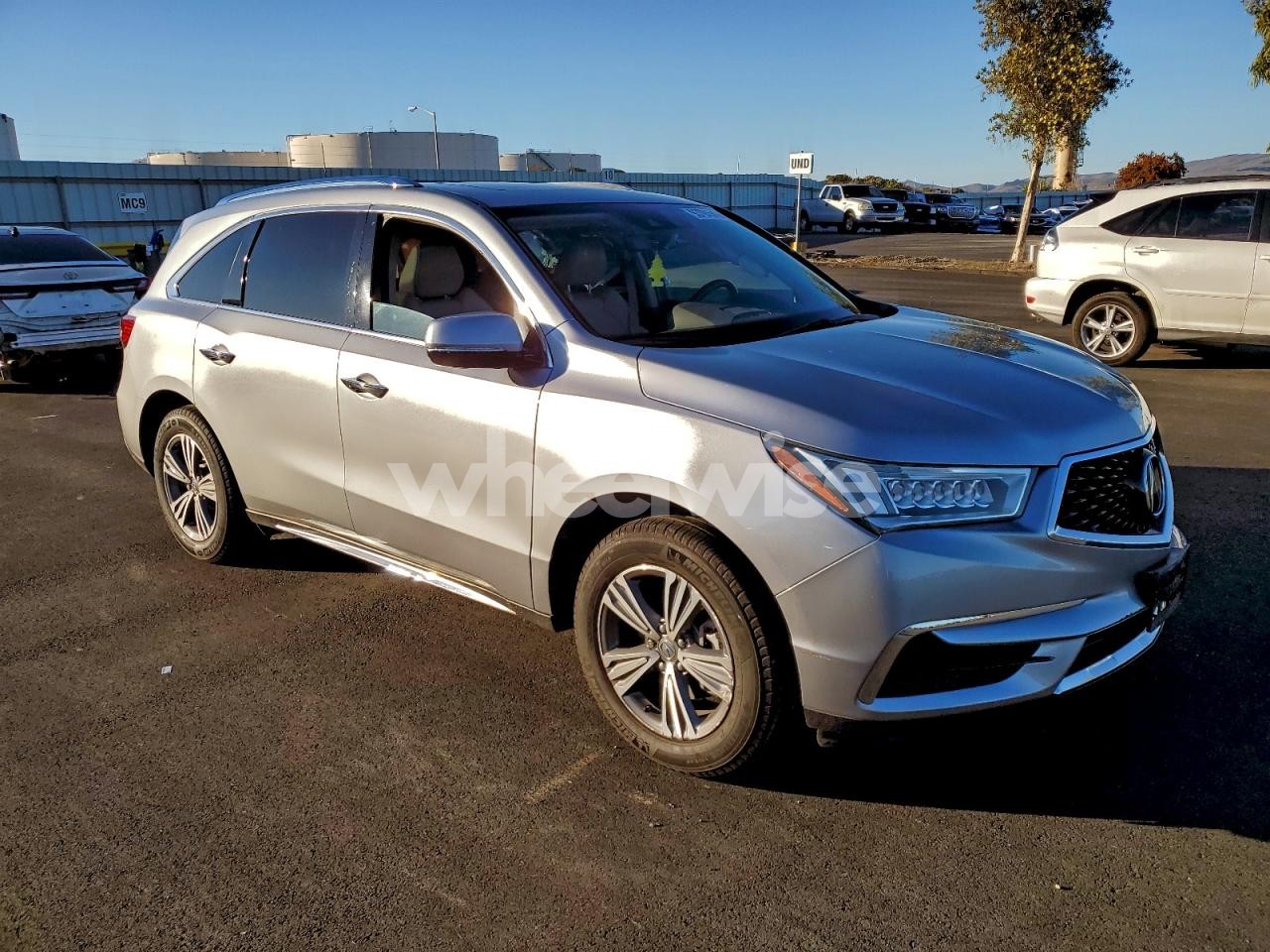 Photo 4 of 2019 ACURA MDX (VIN 5J8YD4H37KL034579)
