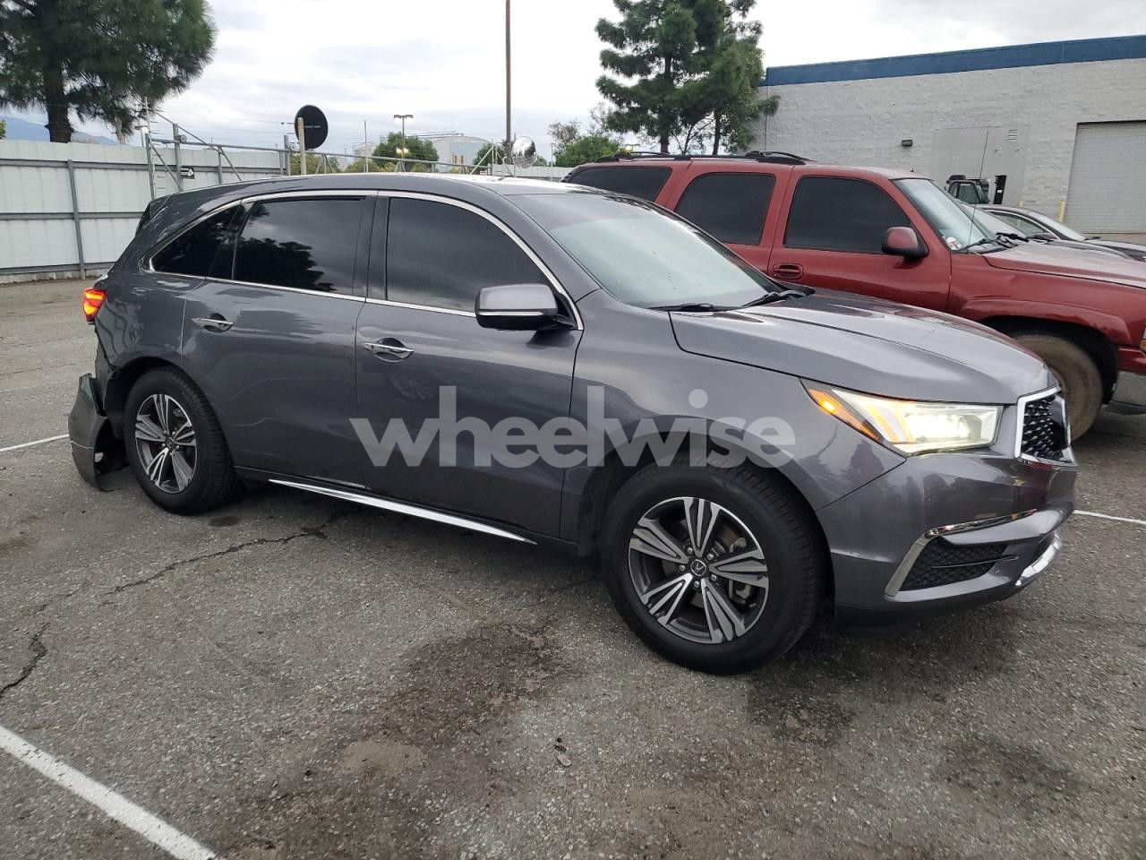Photo 4 of 2018 ACURA MDX (VIN 5J8YD4H3XJL013966)