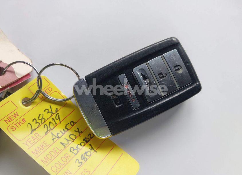 Photo 11 of 2019 Acura Mdx STANDARD (VIN 5J8YD4H3XKL023804)