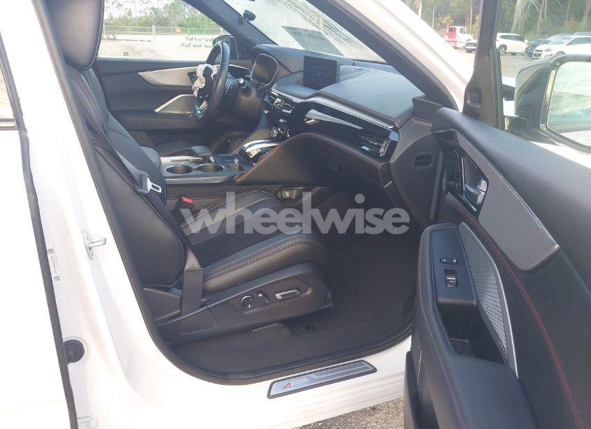 Photo 5 of 2024 Acura Mdx A-SPEC (VIN 5J8YE1H05RL017260)