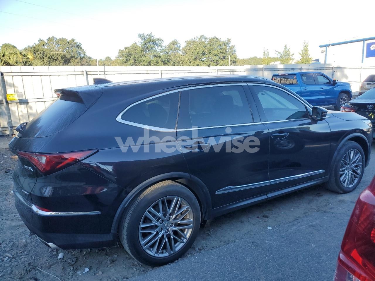 Photo 3 of 2022 ACURA MDX ADVANCE (VIN 5J8YE1H89NL032294)