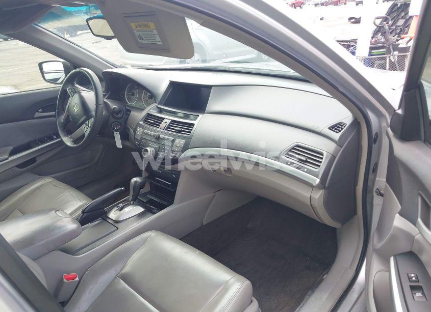 Photo 5 of 2009 Honda Accord 3.5 EX-L (VIN 5KBCP36899B001266)