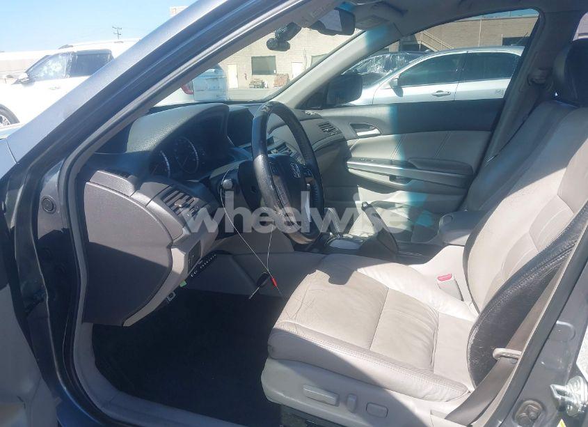 Photo 5 of 2009 Honda Accord 3.5 EX-L (VIN 5KBCP36899B502724)