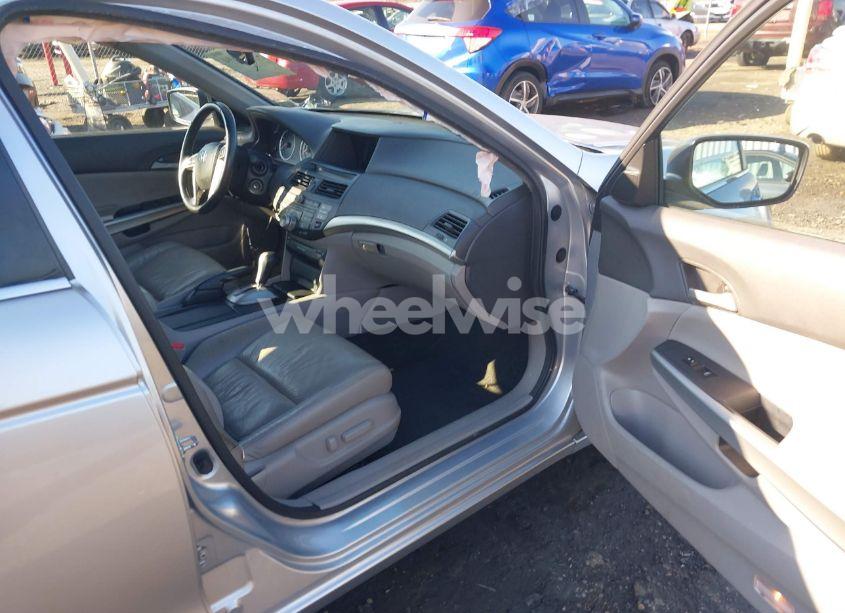 Photo 5 of 2010 Honda Accord 3.5 EX-L (VIN 5KBCP3F80AB008627)