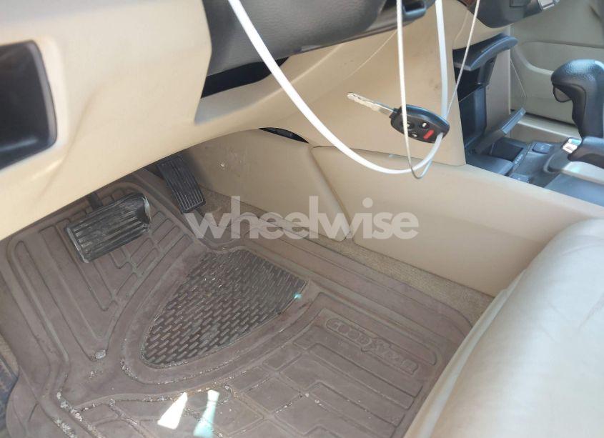 Photo 11 of 2011 Honda Accord 3.5 EX-L (VIN 5KBCP3F84BB002945)