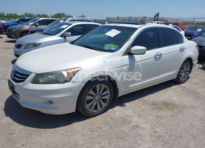 Photo 2 of 2011 Honda Accord 3.5 EX-L (VIN 5KBCP3F84BB002945)