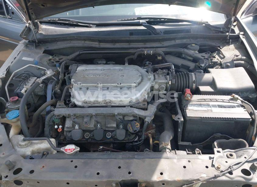 Photo 10 of 2011 Honda Accord 3.5 EX-L (VIN 5KBCP3F85BB003618)