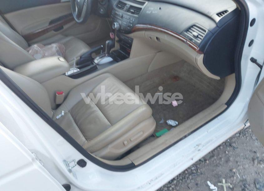 Photo 5 of 2011 Honda Accord 3.5 EX-L (VIN 5KBCP3F86BB003756)