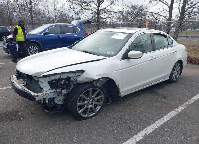 Photo 2 of 2010 Honda Accord 3.5 EX-L (VIN 5KBCP3F88AB001778)