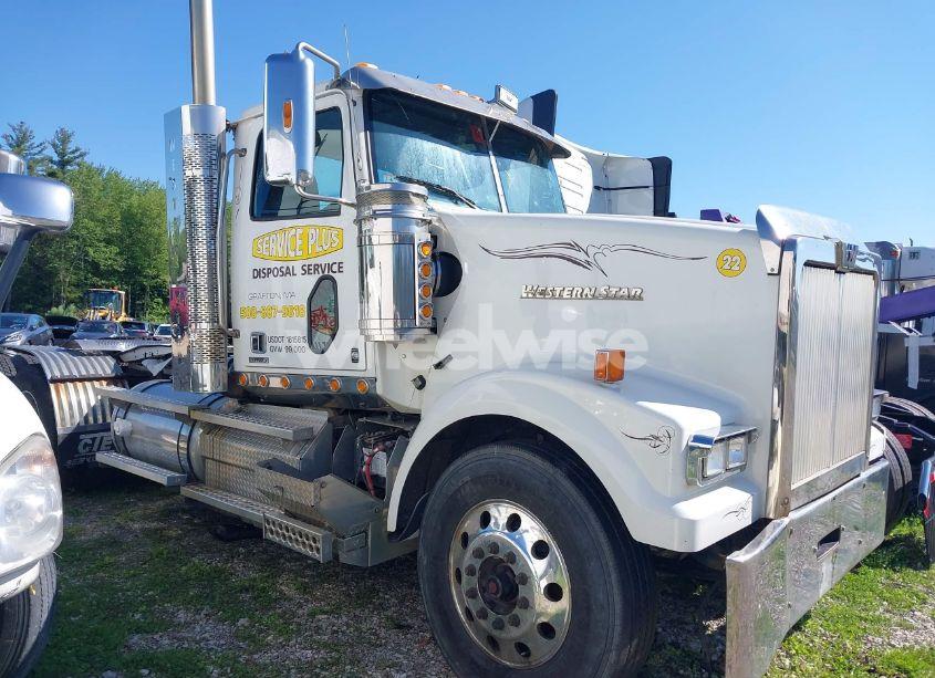 Photo 18 of 2020 Western Star 4900 EX (VIN 5KJJAED11LPLU6459)