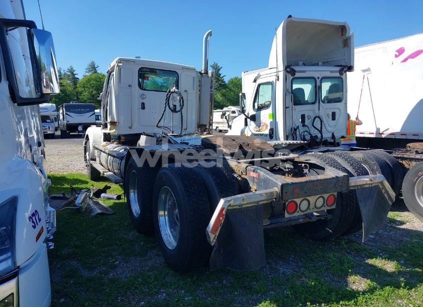 Photo 3 of 2020 Western Star 4900 EX (VIN 5KJJAED11LPLU6459)