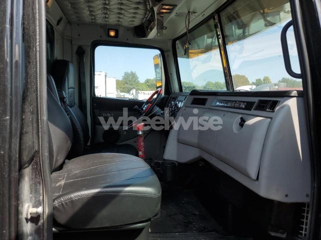 Photo 3 of 2020 WESTERN STAR/AUTO CAR CONVENTIONAL 4900FA (VIN 5KJJAEFG2LPLZ8748)
