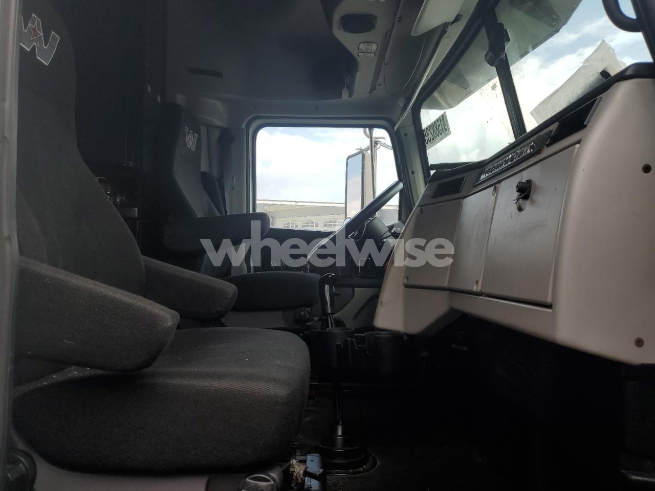 Photo 5 of 2016 WESTENSTAR CONVENTION - SEMI TRUCK (VIN 5KJJALD10GPHA5938)