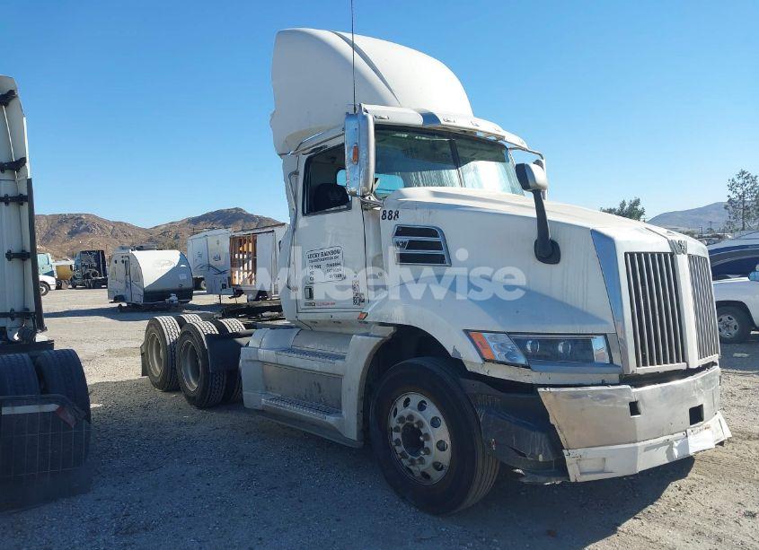 2016 Western Star/auto CAR 5700 XE (VIN 5KJJBLD55GLHT4329) main photo